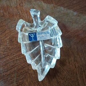 Vintage Crystal Leaf Dish - Jewleryl
